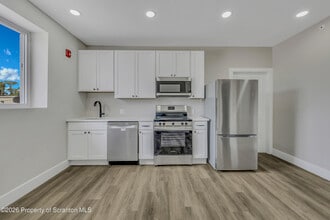 215 Hickory St in Scranton, PA - Building Photo - Building Photo