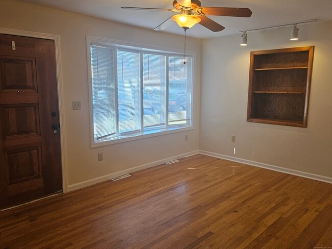 47 Village Cir in Hamden, CT - Building Photo - Building Photo