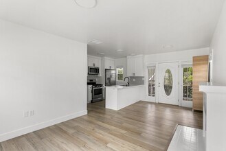 743 3/4 Occidental Blvd in Los Angeles, CA - Building Photo - Building Photo