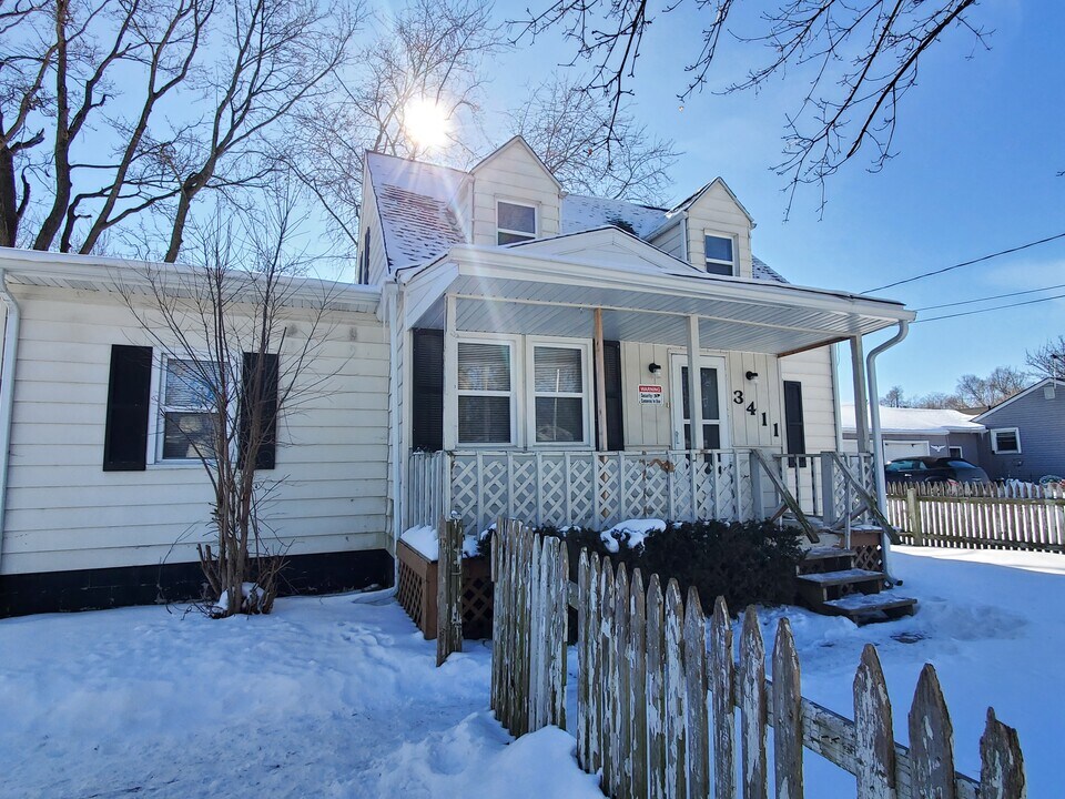 3411 W Mott Ave in Flint, MI - Building Photo