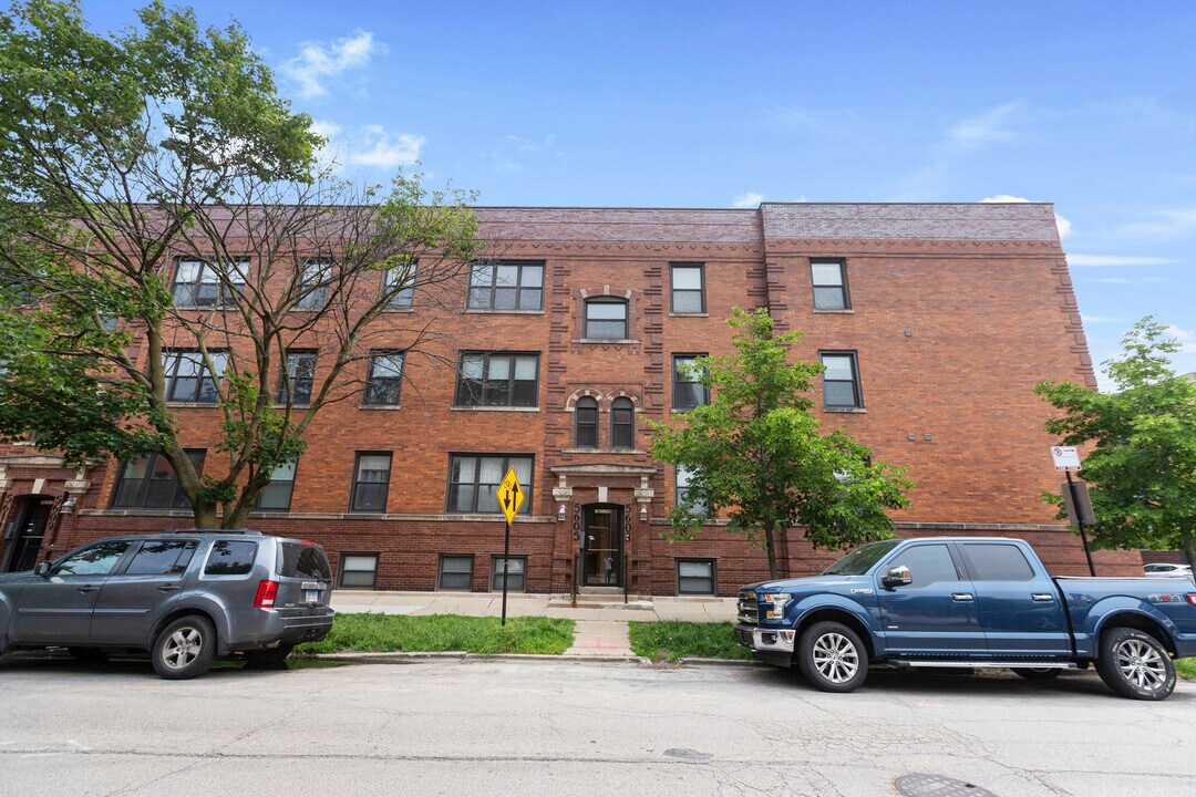 5605 N Glenwood Ave in Chicago, IL - Building Photo
