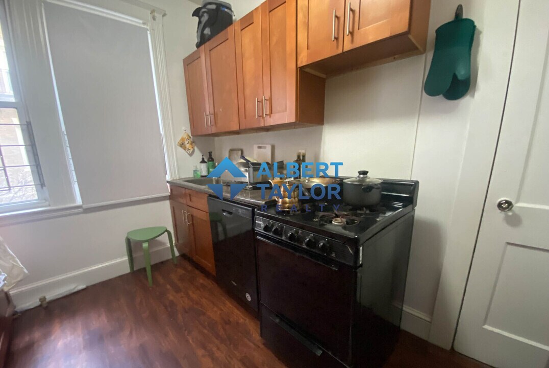 1616 Commonwealth Ave, Unit 3 in Boston, MA - Building Photo