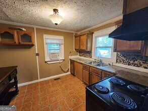 3220 Memorial Dr in Decatur, GA - Foto de edificio - Building Photo