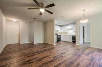 244 W McFarland St in Bells, TX - Building Photo - Building Photo