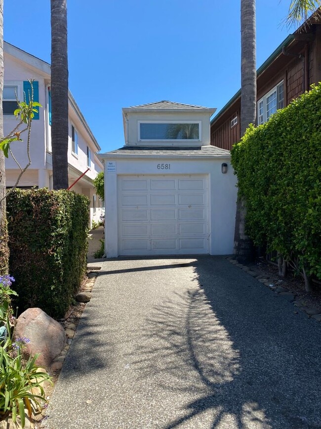 6581 Del Playa Dr
