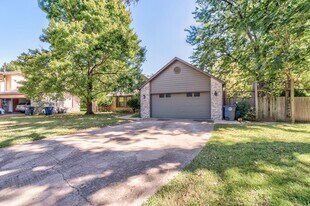 6229 S Troost Ave in Tulsa, OK - Building Photo