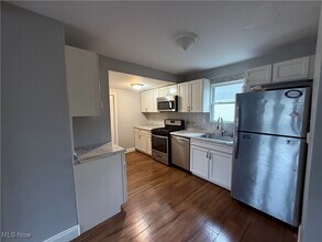 33520 Bainbridge Rd in Solon, OH - Building Photo - Building Photo