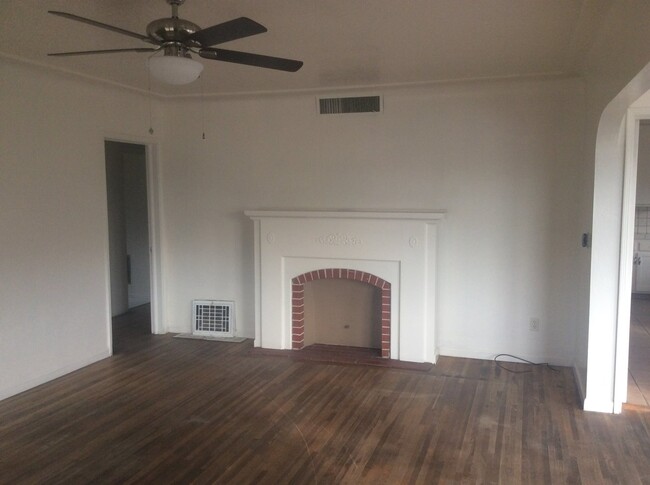 426 Highland Dr in Bakersfield, CA - Building Photo - Building Photo
