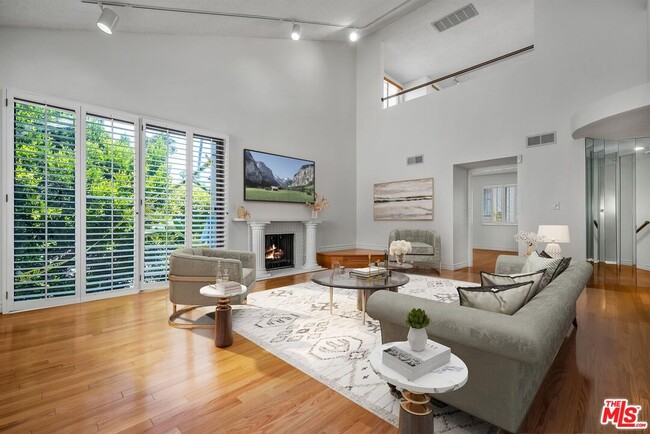 property at 938 5th St