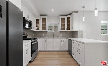 2336 Westwood Blvd in Los Angeles, CA - Building Photo - Building Photo