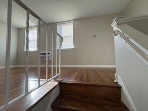 3 S Manor Rd, Unit 3 S. Manor Road 2nd floor in Broomall, PA - Foto de edificio - Building Photo