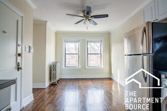 1056 W Lill Ave in Chicago, IL - Building Photo - Building Photo