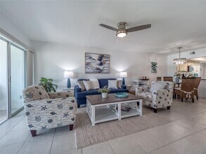 5204 Wedgewood Ln in Sarasota, FL - Building Photo - Building Photo