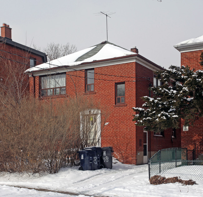 48 Cavell Ave in Toronto, ON - Building Photo - Primary Photo