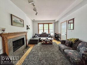 920 N Paulina St, Unit 2 in Chicago, IL - Foto de edificio - Building Photo
