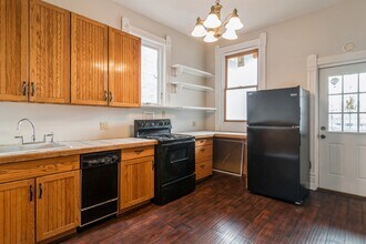 1823 W Thomas St in Chicago, IL - Building Photo - Building Photo