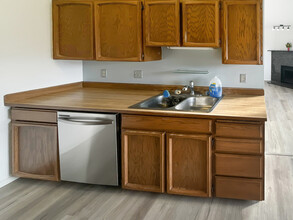 221 McCarrey St in Anchorage, AK - Building Photo - Building Photo