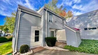 1 Cinnamon Spring in South Windsor, CT - Building Photo