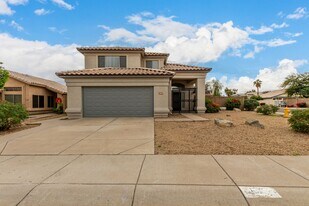 4667 E Summerhaven Dr in Phoenix, AZ - Building Photo