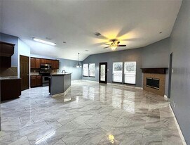 13624 Kaplan Ct in Fort Worth, TX - Building Photo