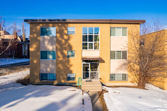 The Kenwood in Calgary, AB - Building Photo - Building Photo