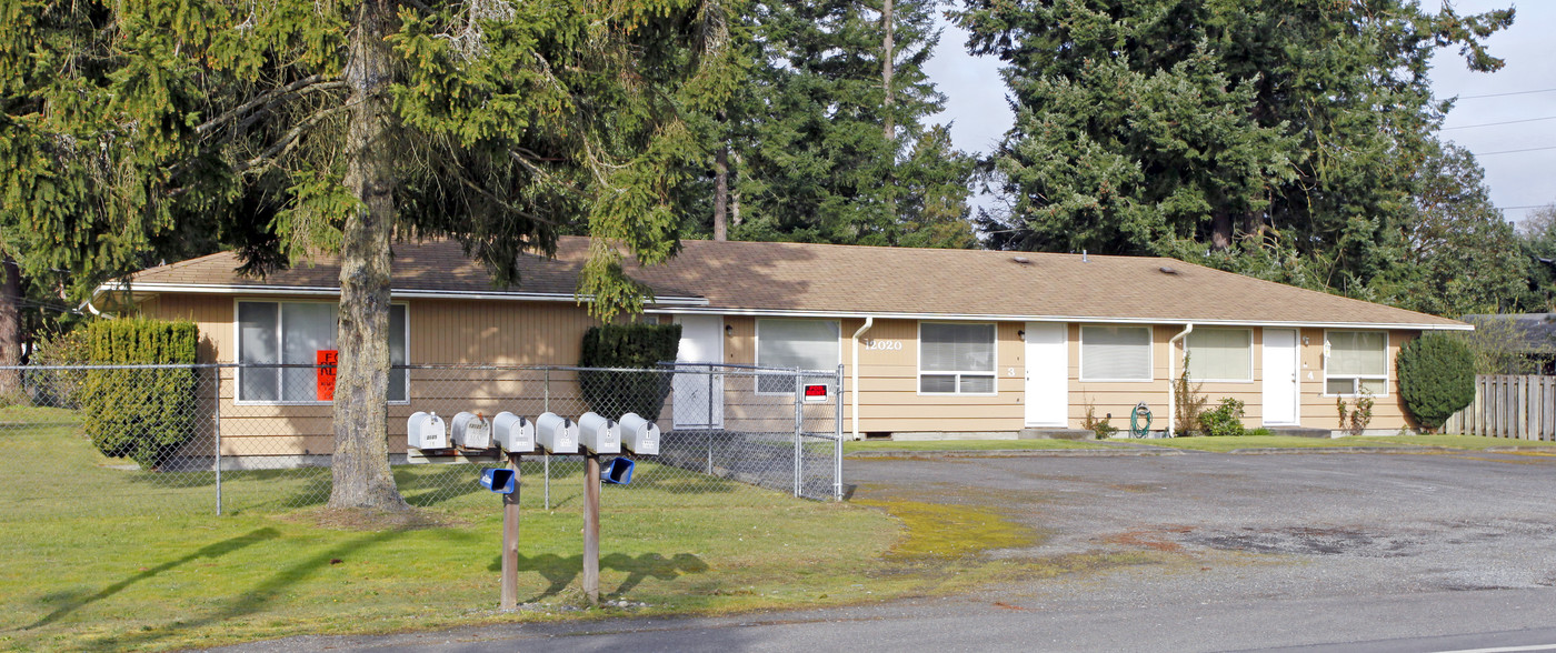 12020 Edgewood Ave SW in Tacoma, WA - Building Photo