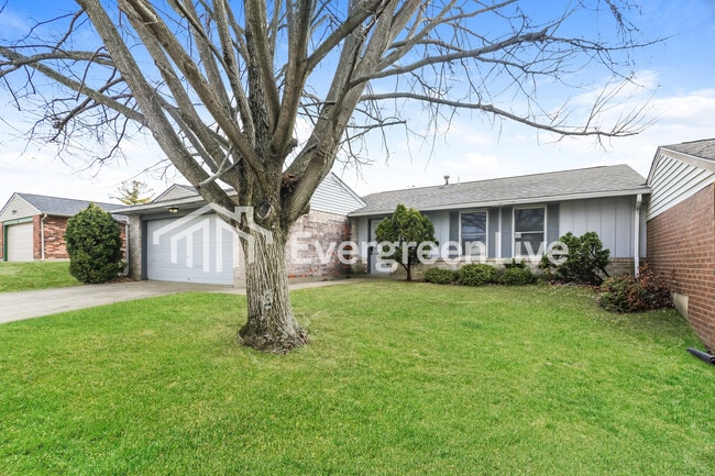 8615 Baton Rouge Dr in Huber Heights, OH - Building Photo - Building Photo