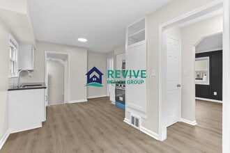 131 Doremus Ave in Waterford Township, MI - Building Photo - Building Photo