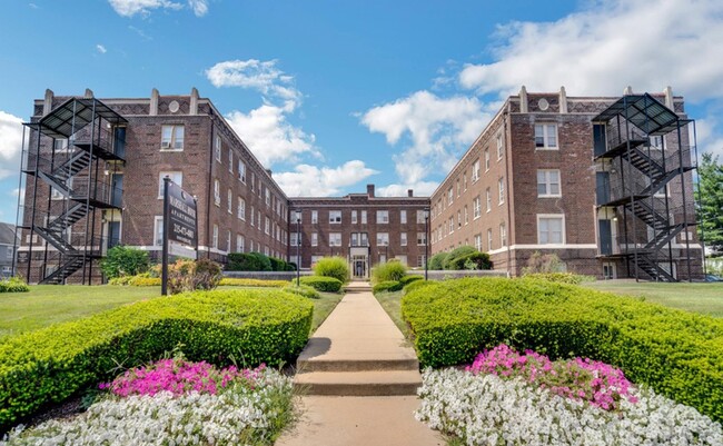 Marshall House Apartments