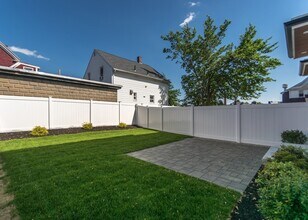 15 Howard St in Waltham, MA - Building Photo - Building Photo