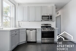 2806 N Mozart St, Unit 2R in Chicago, IL - Building Photo