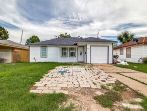 411 Gober St in Houston, TX - Building Photo - Building Photo