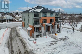 201 Silhouette Private in Ottawa, ON - Building Photo - Building Photo