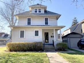 15 12th Ave NW, Unit 1 in Rochester, MN - Building Photo - Building Photo