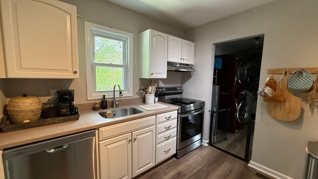 10406 Hillside Ln in Fredericksburg, VA - Building Photo - Building Photo