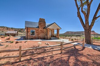 652 N Crescent Butte Trail in Kanab, UT - Building Photo - Building Photo