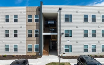 Upland Phase 2 in Baltimore, MD - Foto de edificio - Building Photo