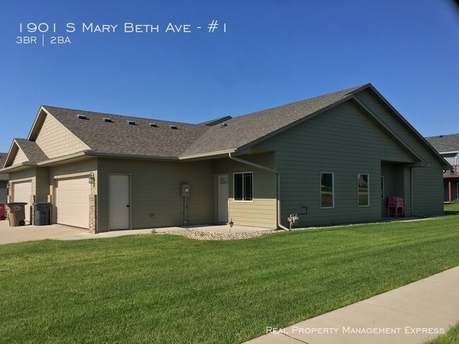 1901 Mary Beth Ave-Unit -#1 in Sioux Falls, SD - Building Photo - Building Photo