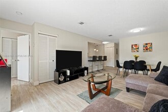 4736 NW 114th Ave, Unit 205 in Doral, FL - Building Photo - Building Photo