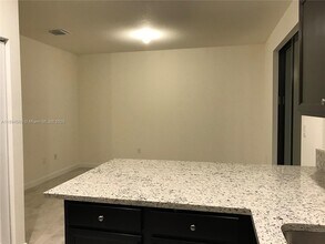 10390 W 33rd Ln in Hialeah, FL - Building Photo - Building Photo