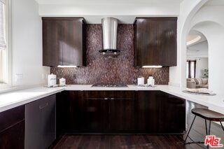 8224 4th St in Los Angeles, CA - Foto de edificio - Building Photo