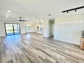 31 Pine Valley Pl in Rotonda West, FL - Building Photo