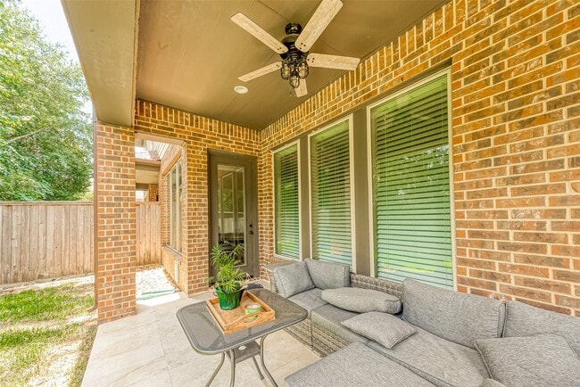 property at 42 Daffodil Meadow Pl