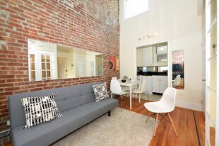 449 W 47th St in New York, NY - Building Photo