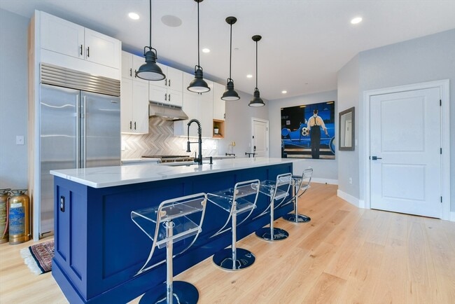 property at 170 W Broadway