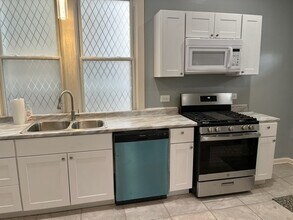 8153 S Exchange Ave in Chicago, IL - Building Photo - Building Photo