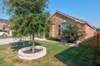 115 Magnolia Dr in Sanger, TX - Building Photo - Building Photo