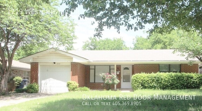 1719 Westchester Dr