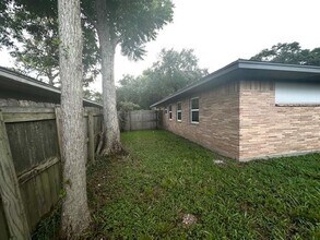 9013 Lugary Dr in Houston, TX - Building Photo - Building Photo