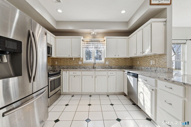 65 Fitch Meadow Ln in South Windsor, CT - Building Photo - Building Photo